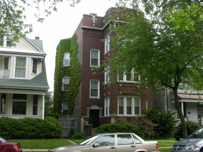 Building: 1338 W. Winona St. - 1338 W Winona St