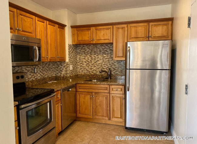 Building Photo - 212 Maverick St