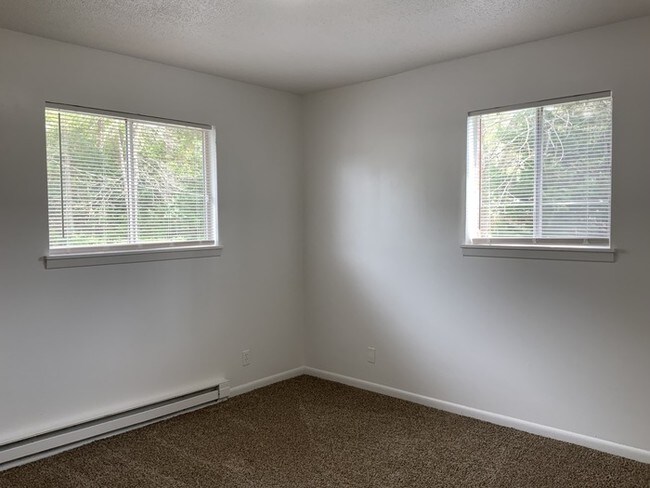 Building Photo - 1212 Chesterfield Ave