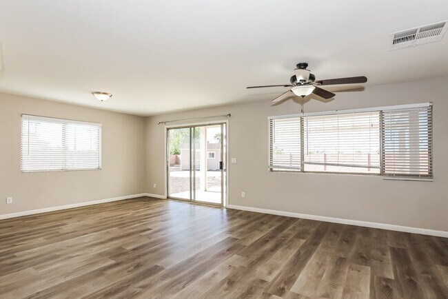 Foto del edificio - 2194 S 156th Ave