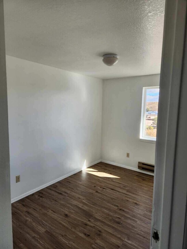 Foto del edificio - 847 Moccasin Ln