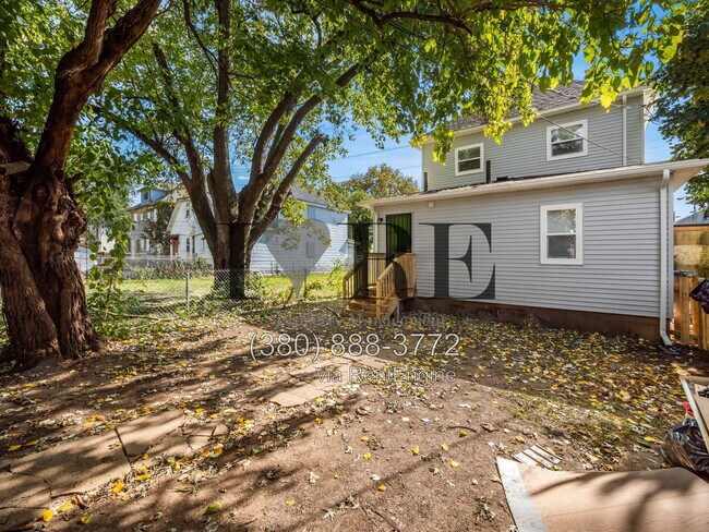 Foto del edificio - 878 Sullivant Ave