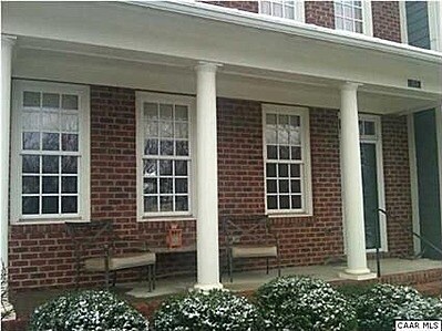 Foto principal - 1513 Old Trail Dr