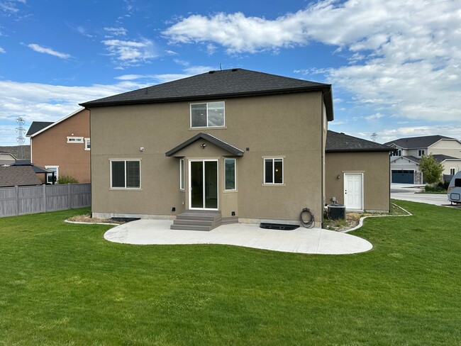 Building Photo - Single Family Home on Ranches Golf Course ...