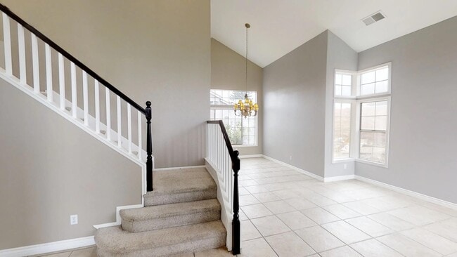 Foto del edificio - Coming Soon! Two-story stunner for lease i...
