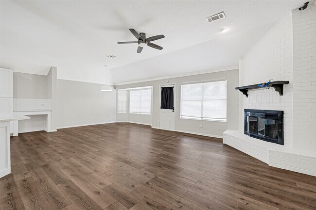 Foto del edificio - 522 Country Ln