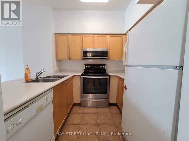 Building Photo - 33 Empress Ave