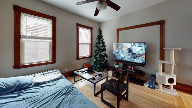 Building Photo - 10 Aldie St