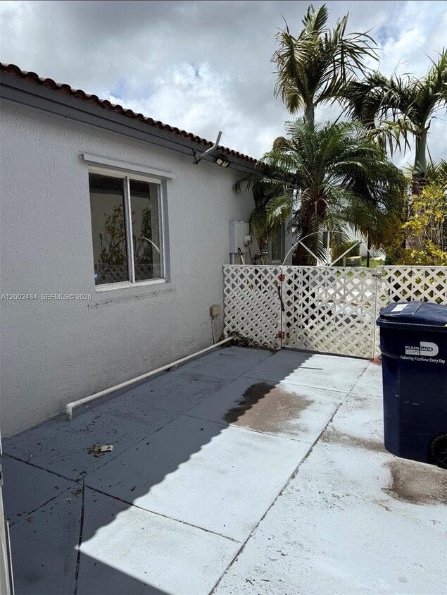 Building Photo - 17501 SW 142nd Ct