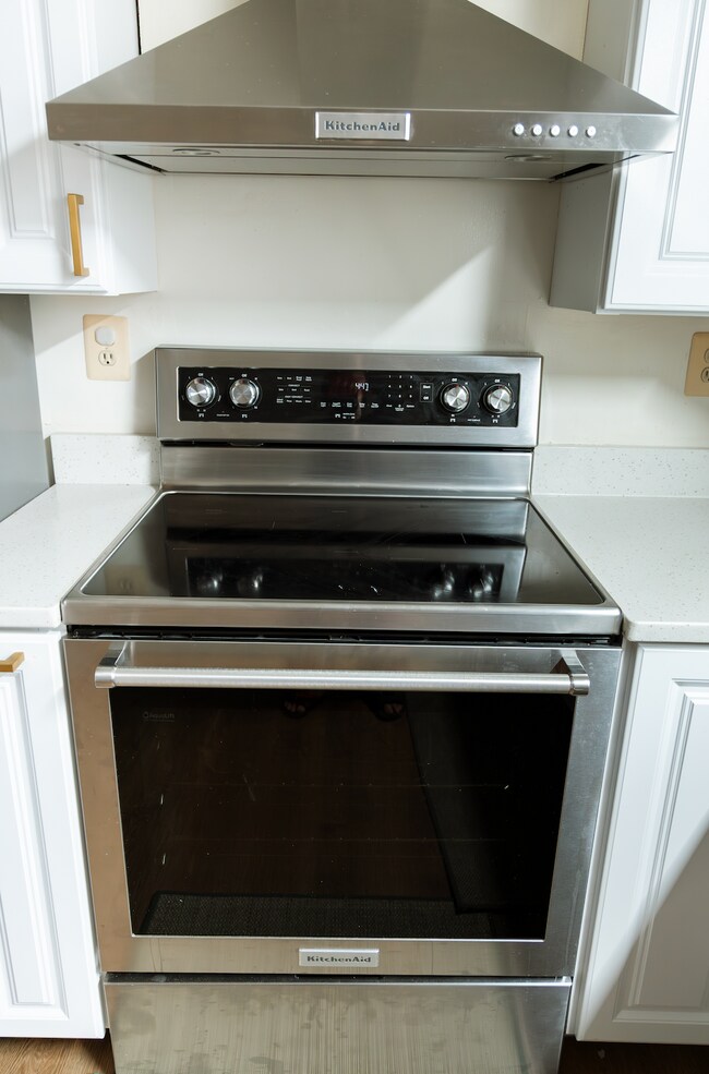 Building Photo - 5790 Katsura Ct