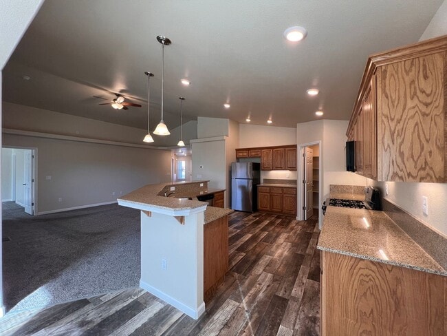 Foto del edificio - ~~Newer 3 BEDROOM Fernley Home~~