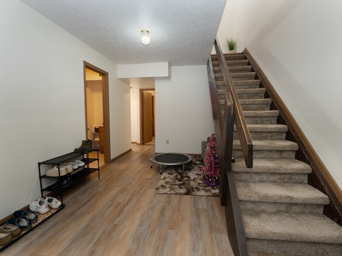 Building Photo - 6300 Ohio St