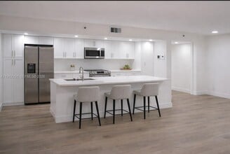 Building Photo - 955 Egret Cir