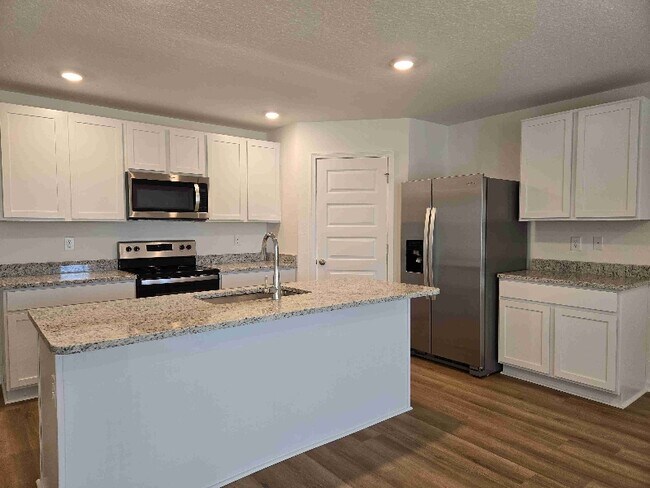 Building Photo - 1116 Hayward Lp