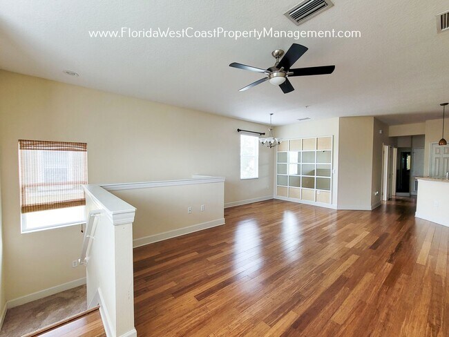 Foto del edificio - MOVE IN READY! 3 BEDROOM/ 2 BATH CONDO AT ...