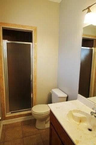 Building Photo - 604 Buena Vista Dr