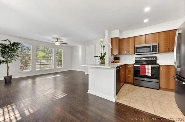 Building Photo - 1205 Crystal Way