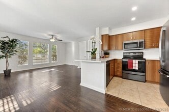 Building Photo - 1205 Crystal Way