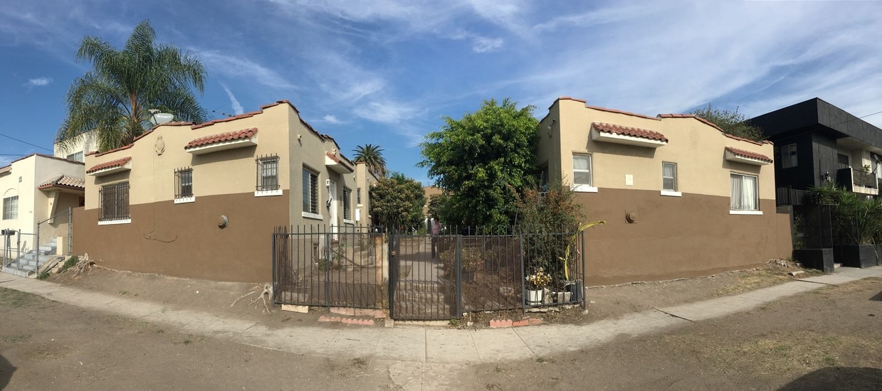 Primary Photo - 4167 Oakwood Ave