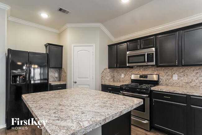 Foto del edificio - 15451 Reigate Ln