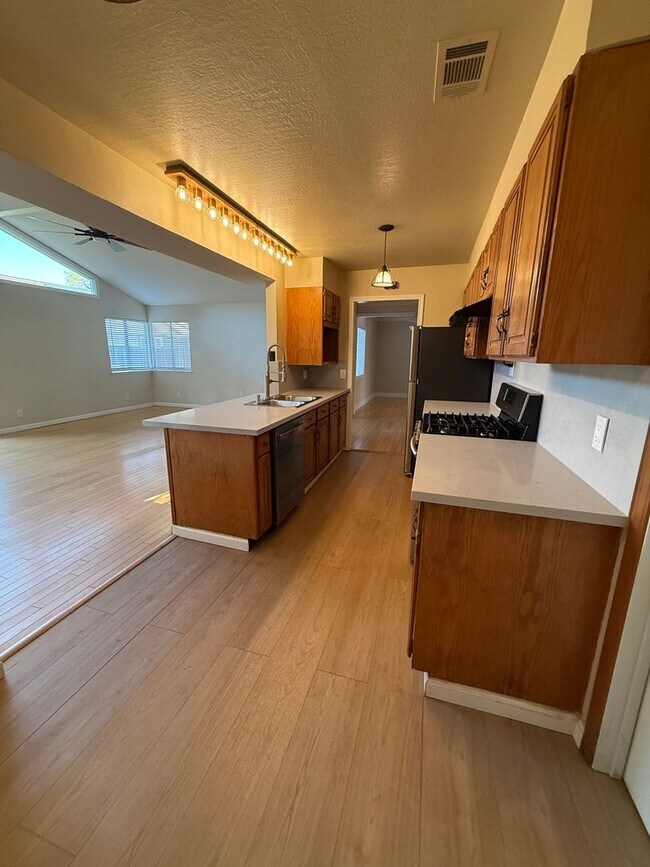 Foto del edificio - 33 Mary Ct