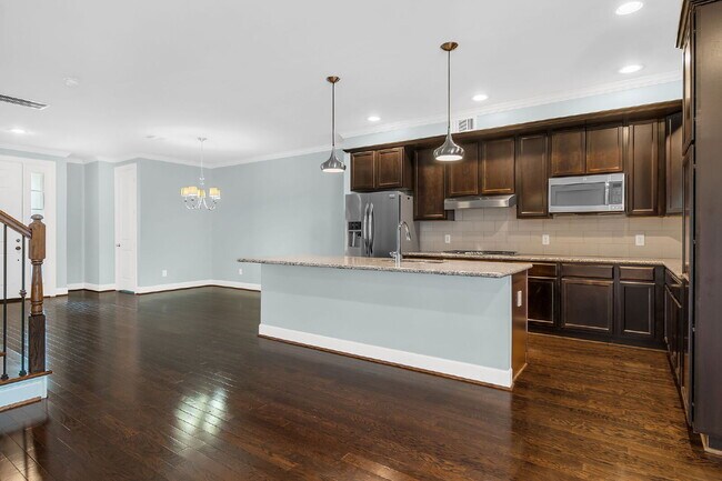 Foto del edificio - Nestled in the heart of Creekside Park - T...