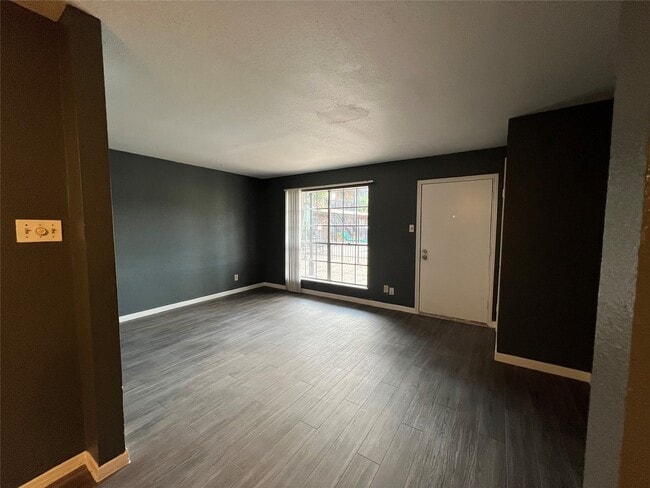 Building Photo - 11540 Chimney Rock Rd