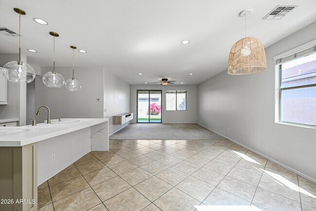 Foto del edificio - 23862 W Gibson Ln