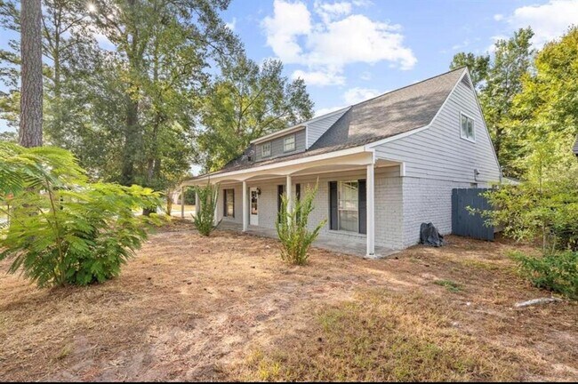 Foto del edificio - 203 Hickory Ridge Dr
