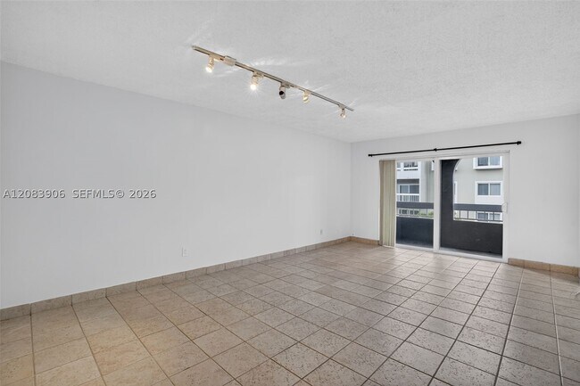 Foto del edificio - 7740 Camino Real