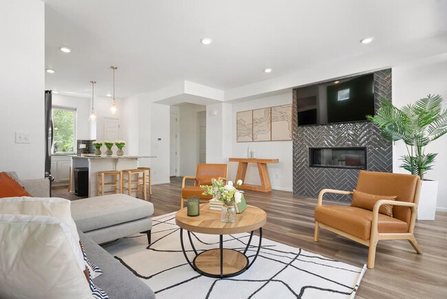 Building Photo - 10280 Yampa St