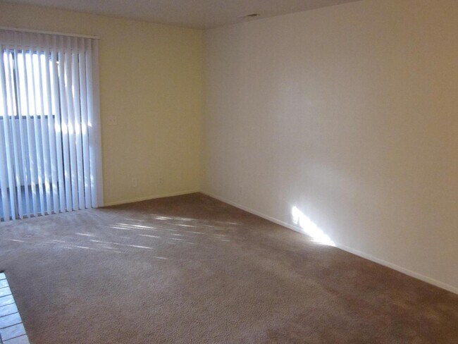 Building Photo - 2408es - Four D, LLC