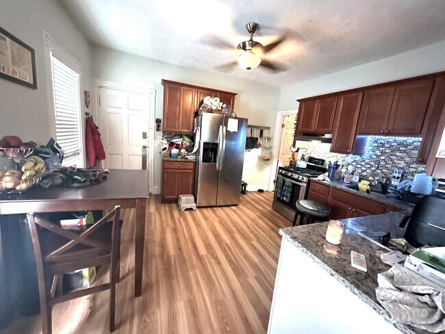 Foto del edificio - 326 Highland Ave