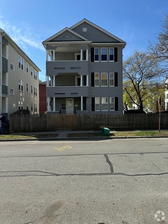 Building Photo - 82 Cohasset St