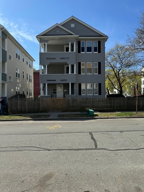 Primary Photo - 82 Cohasset St