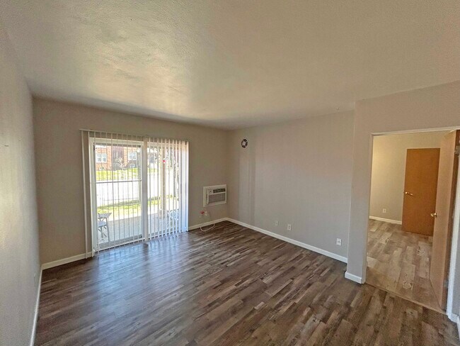 Building Photo - 2727 Hampton Ave