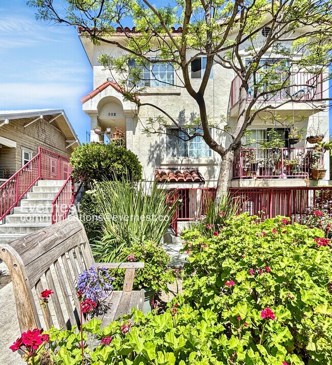 Foto del edificio - 522 N Serrano Ave