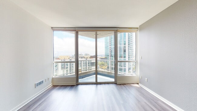 Interior Photo - 388 Beale