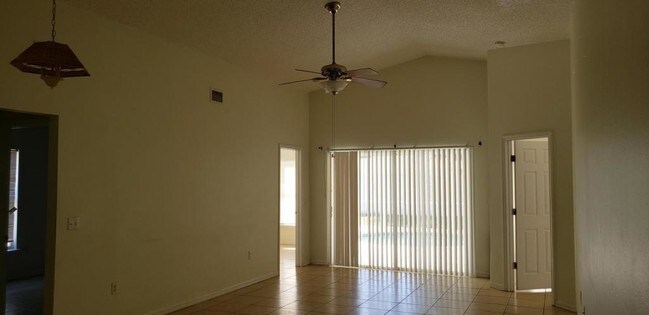Building Photo - 17520 Silver Creek Ct.