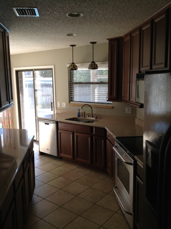 Building Photo - 4120 Pony Express Ln