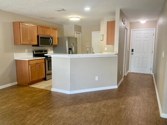 Building Photo - 196 Brookfall Dr