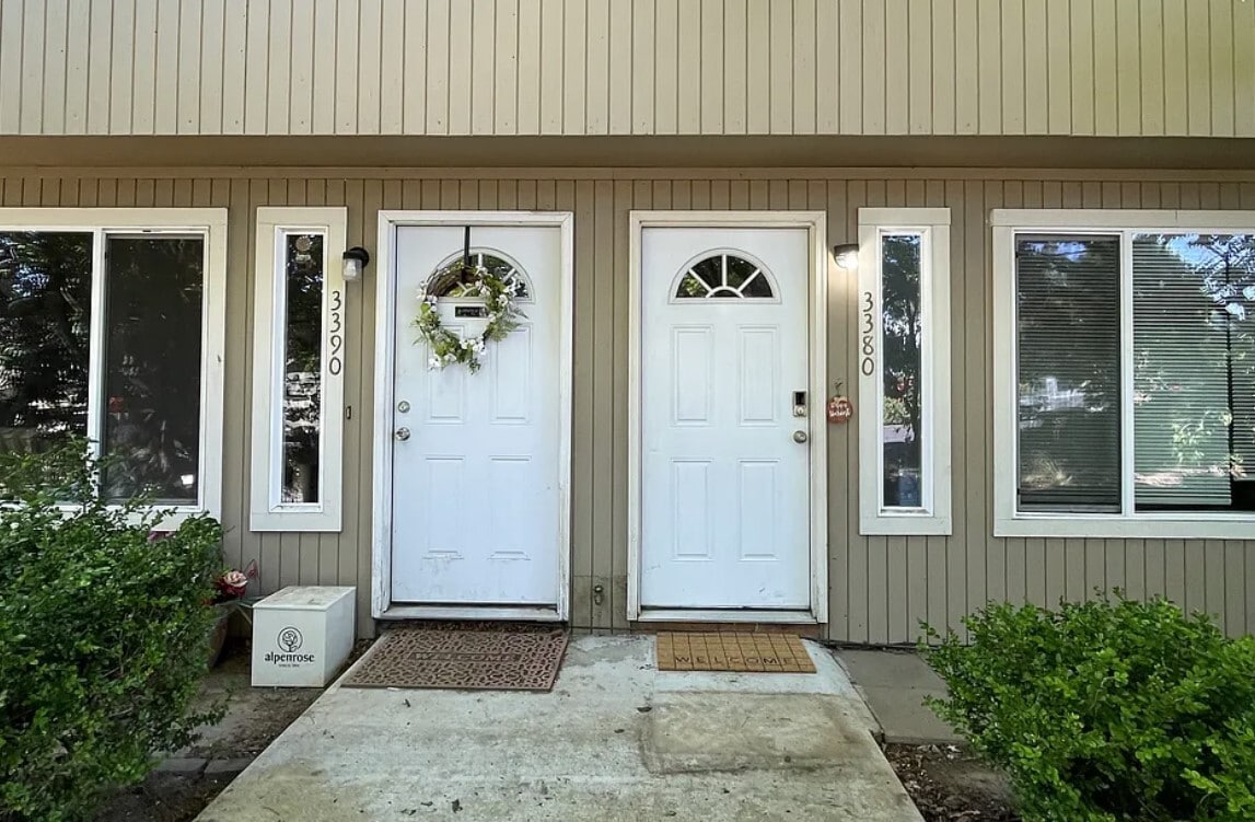 Photo - 3380 SE 1st St (Gresham, OR)