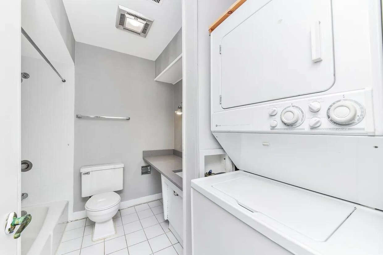 Primary Photo - 10308 Circle Dr