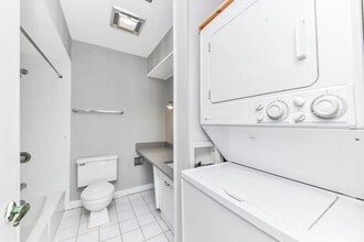 Building Photo - 10308 Circle Dr