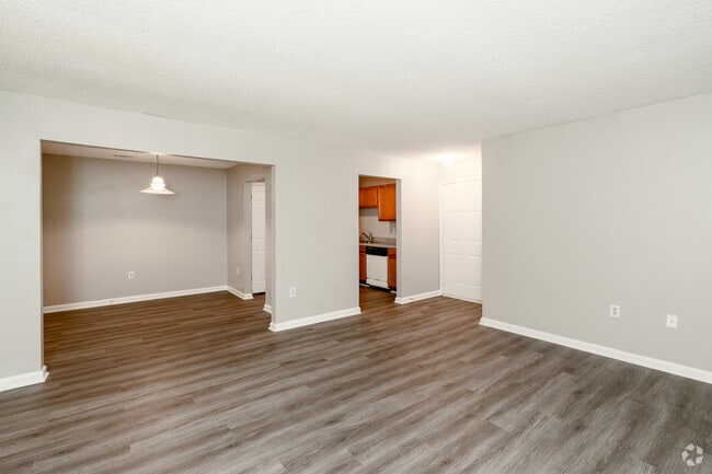 3BD,2BA-1141 SF - Avon Crossings Apartments
