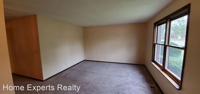 Building Photo - 8690-8692 Shadycreek Dr