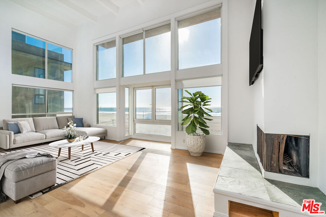 Foto principal - 3711 Ocean Front Walk