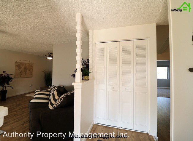 Foto del edificio - 4 br, 2 bath House - 3505 Panorama Dr.