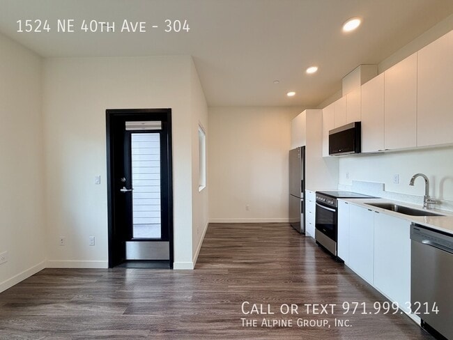 Building Photo - 1524 NE 40th Ave