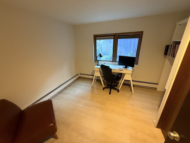 Foto del edificio - 2423 Meadow Lark Ln
